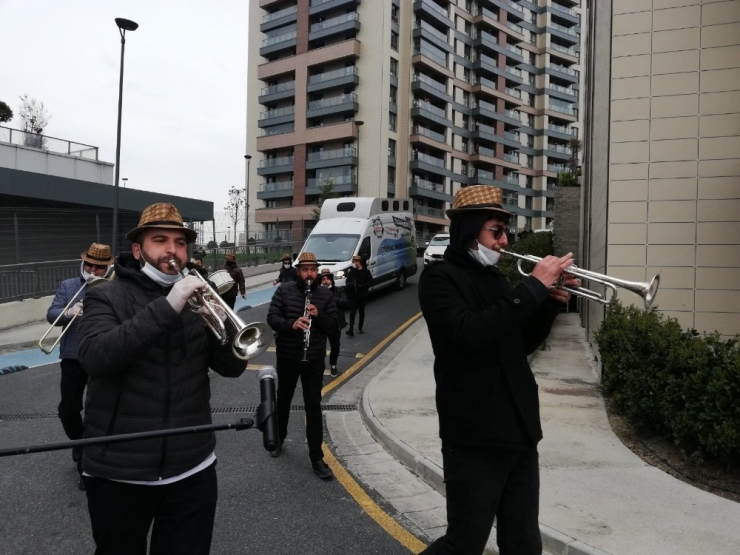 Eyüpsultan Devlet Hastanesi Çalışanlarına Moral Konseri