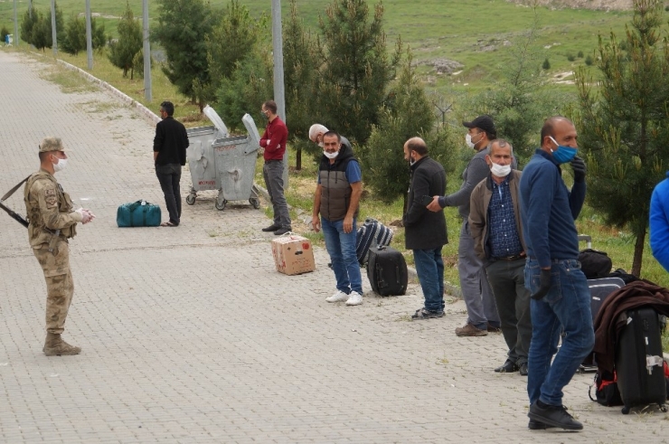Irak’tan Getirilen 285 Türk Vatandaşı Batman’da Karantinaya Alındı