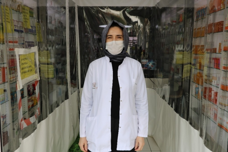 Eczanede Koronaya Brandalı Önlem