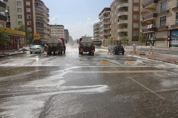 Karaköprü’nün Mahalleleri Dezenfekte Edildi