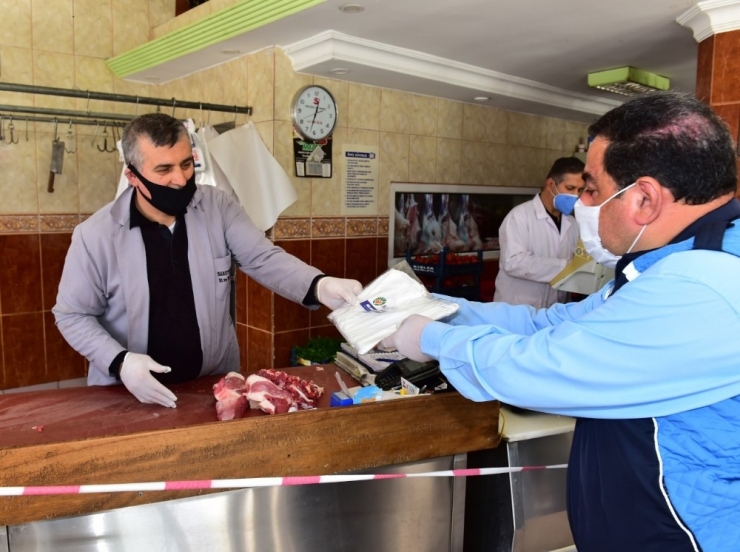 Kasap Esnafına Maske Dağıtıldı