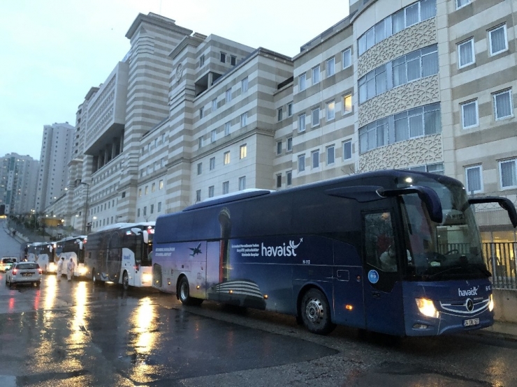 Kırgızistan’dan Getirilen Türkler Maltepe’de Yurda Yerleştirildi