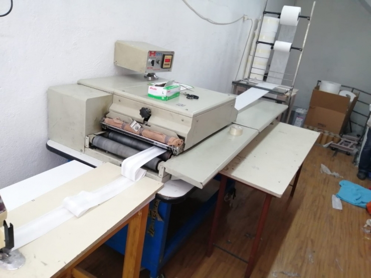 Konya’da Kaçak Maske Üretilen Atölyeye Baskın