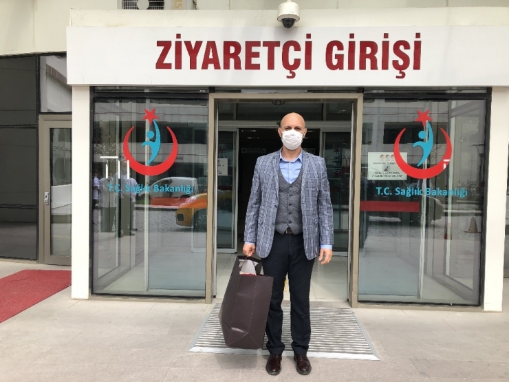 Korona Virüsü Yenen 3 Kişi Daha Alkışlarla Taburcu Edildi