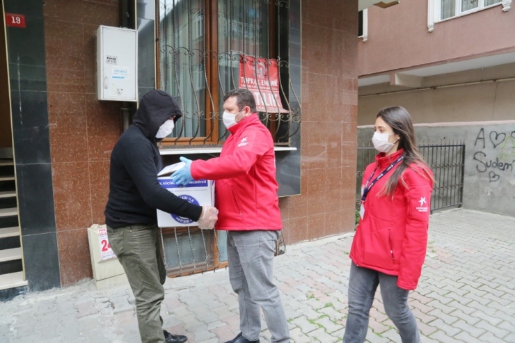 Küçükçekmece Belediyesinden Korona Virüsle Örnek Mücadele