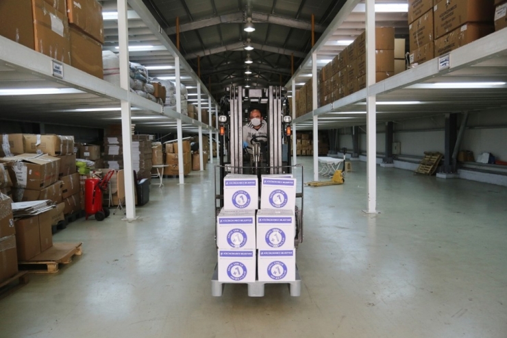 Küçükçekmece Belediyesinden Korona Virüsle Örnek Mücadele