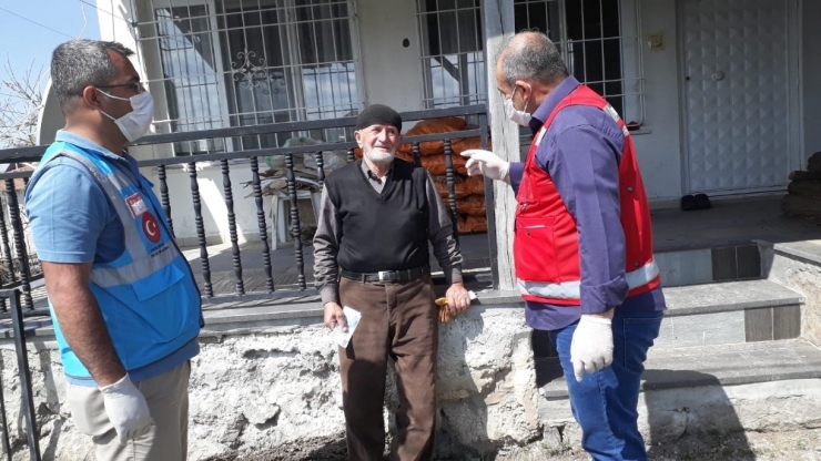 Gözyaşları İçerisinde Bin Tl’sini Bağışladı