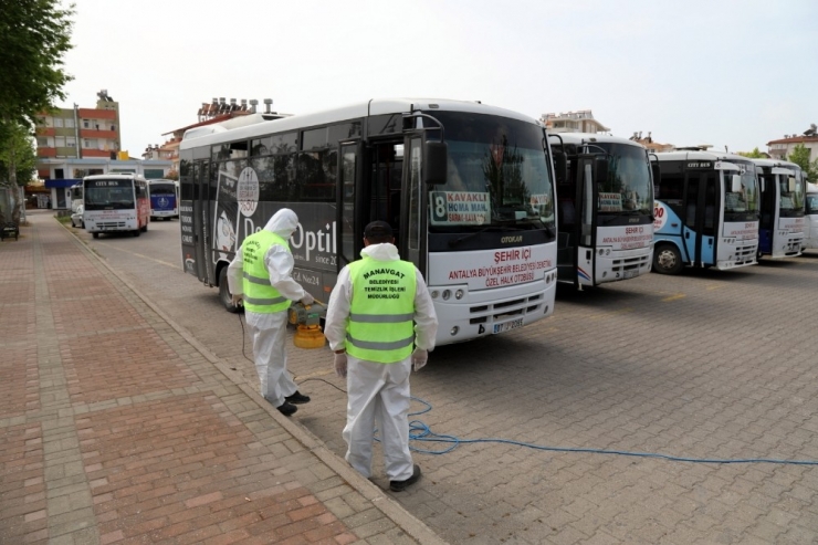 Manavgat’ta Şehir İçi Dolmuşlarına Dezenfekte