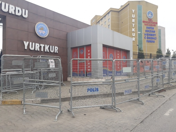 Mısır’dan Gelen Türkler Fatih Sultan Mehmet Öğrenci Yurdu’na Yerleştirildi