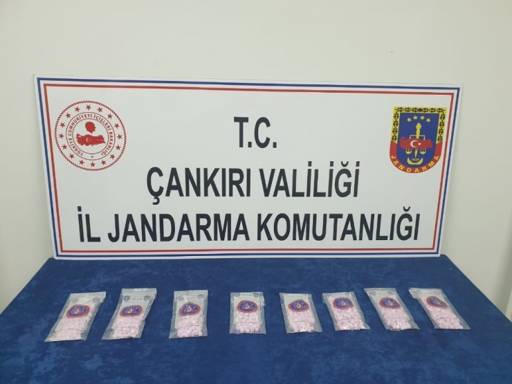 Narkotik Köpeği Çakıl, Soba Bacasındaki Uyuşturucuyu Buldu