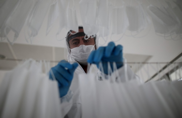 Nilüfer Belediyesi Günde 20 Bin Maske Üretiyor