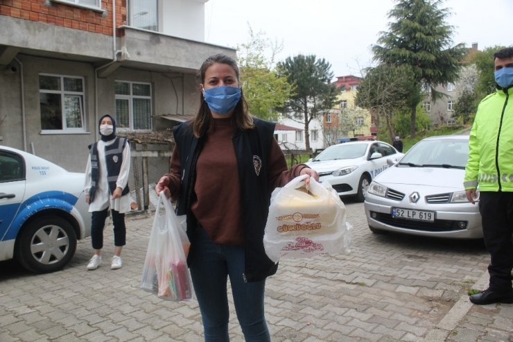 Polisin Siren Sesleri Minik Esila İçin Çaldı