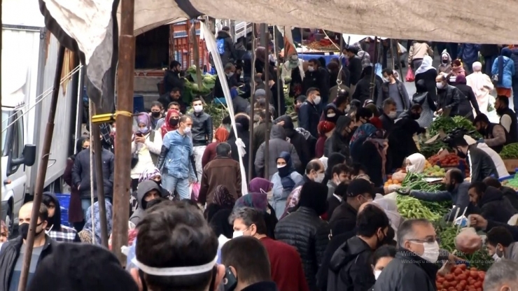 Esenyurt Ve Avcılar’da Ramazan Ayı Öncesi Vatandaşlar Pazara Akın Etti