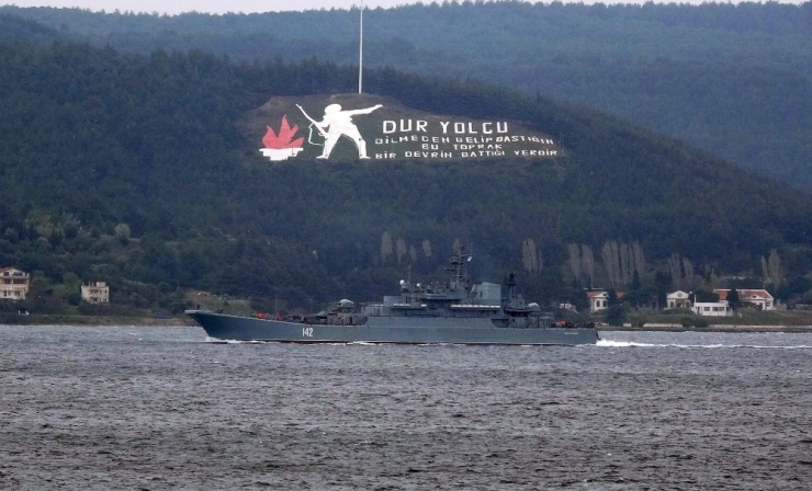 Rus Savaş Gemisi Çanakkale Boğazı’ndan Geçti