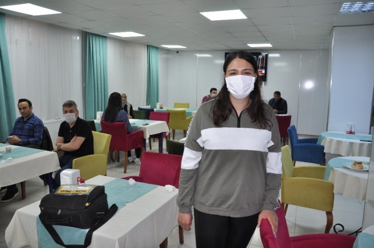 Sağlık Çalışanlarına Ev Yemeği İkramı