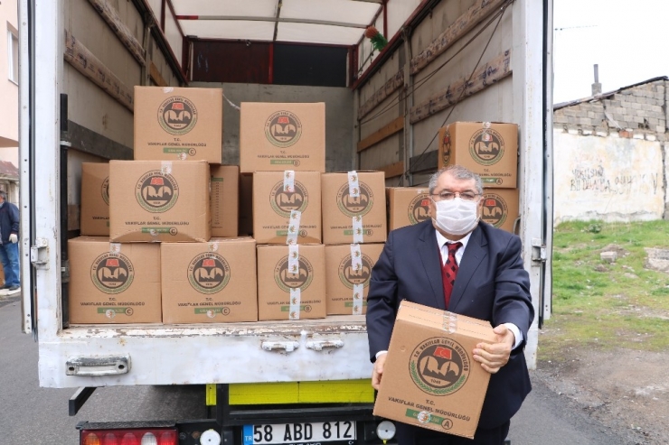 Vakıflar Bölge Müdürlüğü’nden 300 Aileye Erzak Yardımı
