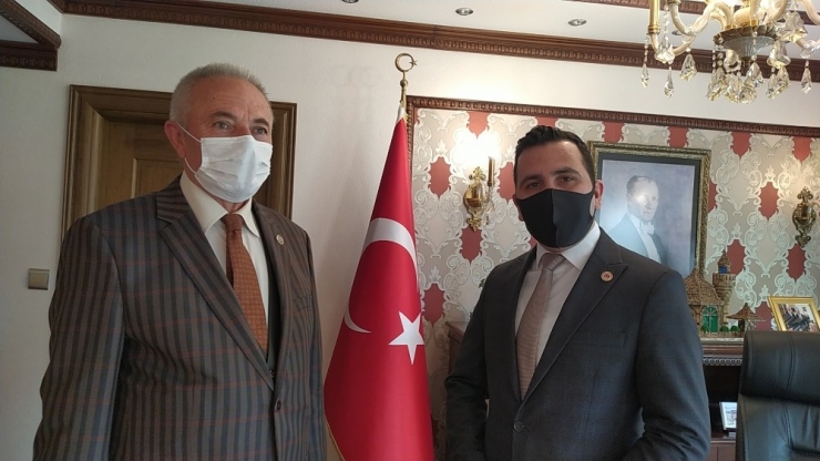 Bu İlçede Ki Tüm Muhtarlar Bir Aylık Maaşlarını Bağışladı