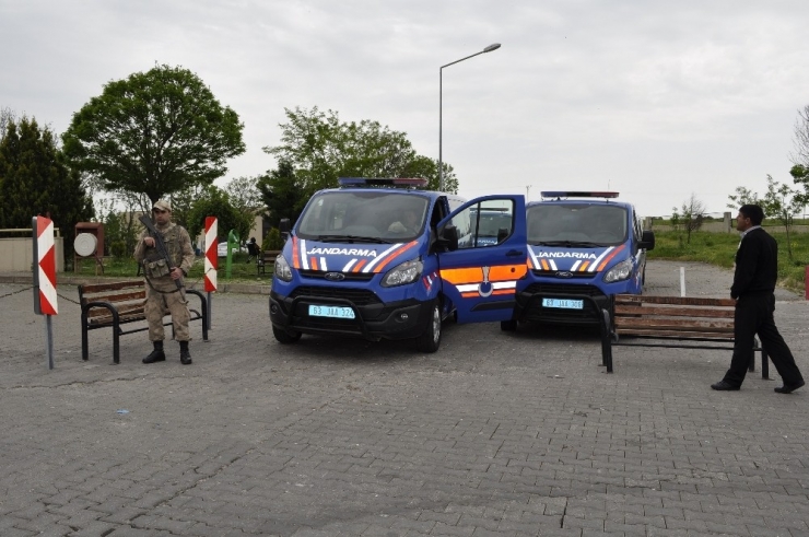 Siverek’te Silahlı Saldırıya Uğrayan 2 Kişi Yaralandı