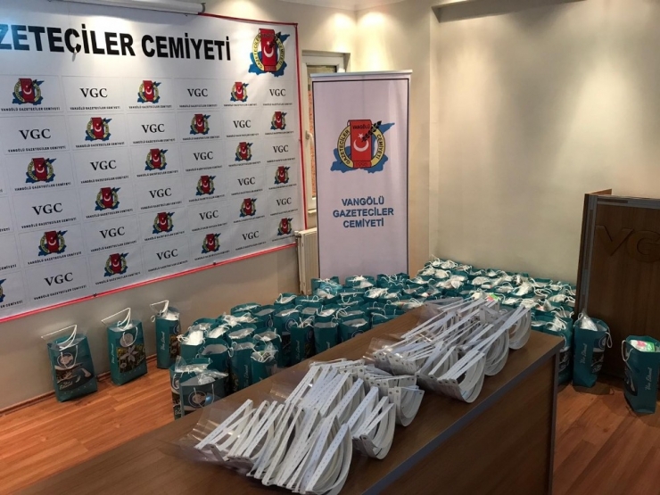 Vangölü Gazeteciler Cemiyetinden Gazetecilere Hijyen Malzemesi