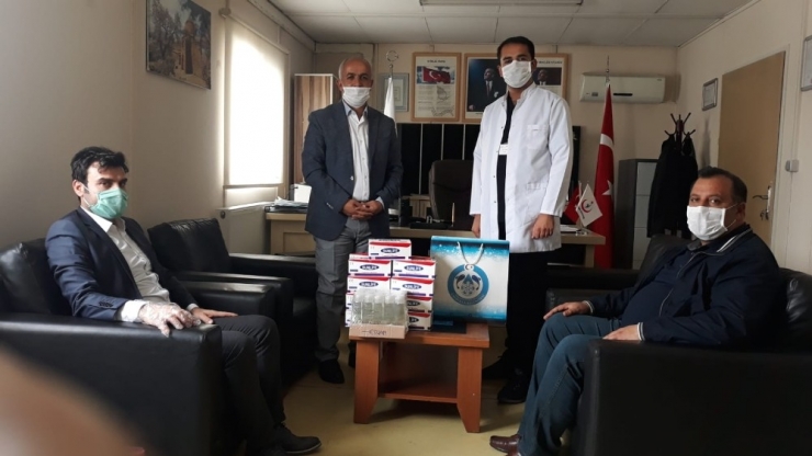 Başkan Ensari’den Sağlık Çalışanlarına Maske Ve Dezenfektan Desteği