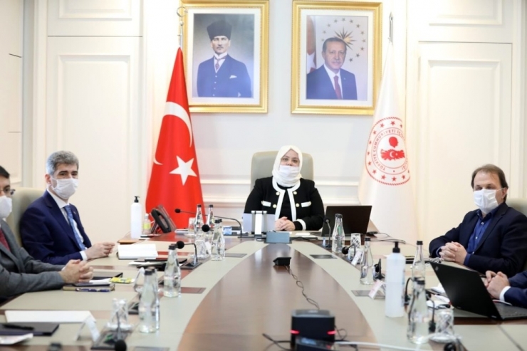 Aile Çalışma Ve Sosyal Hizmetler Bakanı Selçuk 81 İl Valisiyle Görüştü