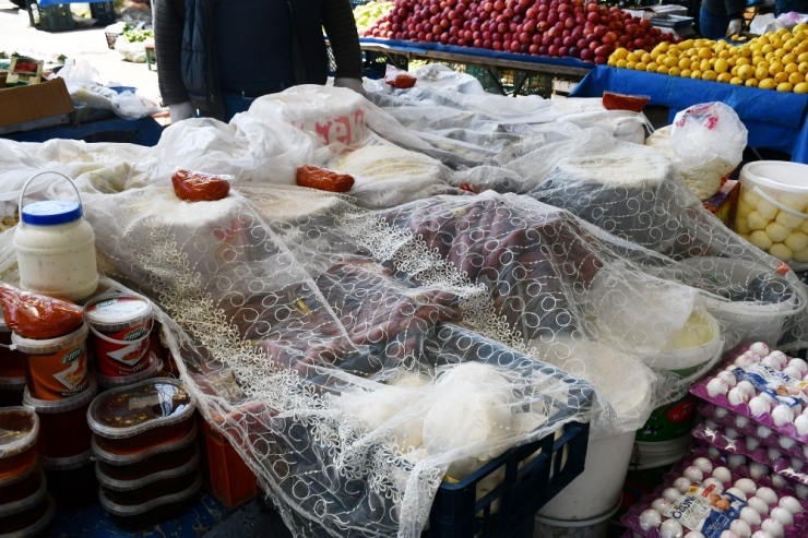 Pazarcı Esnafın İlginç Korona Virüs Önlemi