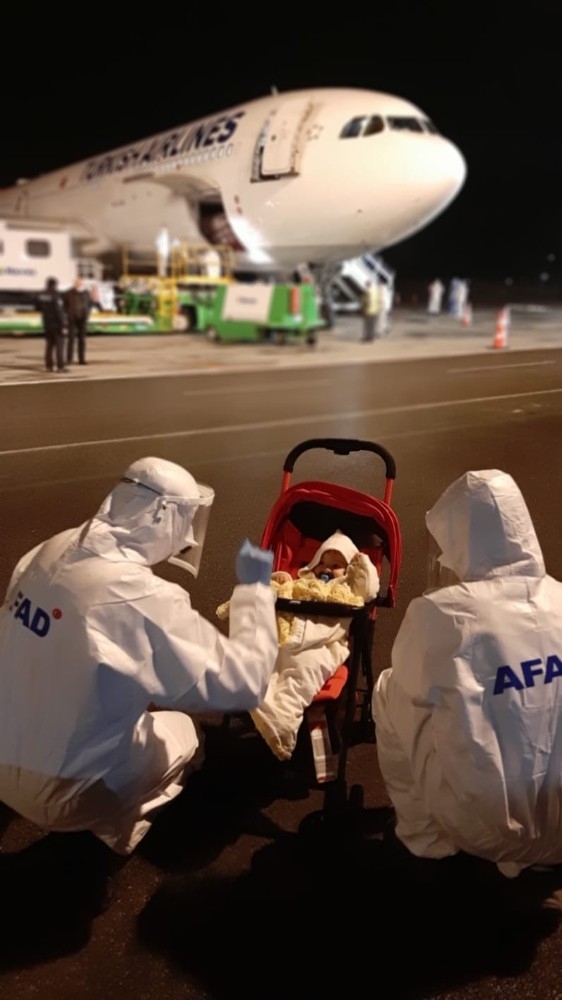 Almanya’dan Getirilen Türk Vatandaşlarından Yetkililere Dua