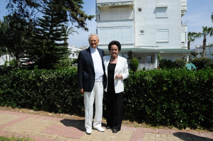 Alman Filozof Prof.dr. Kosing: “Türk Hastaneleri Alman Hastanelerine Göre Çok Daha Sağlıklı”