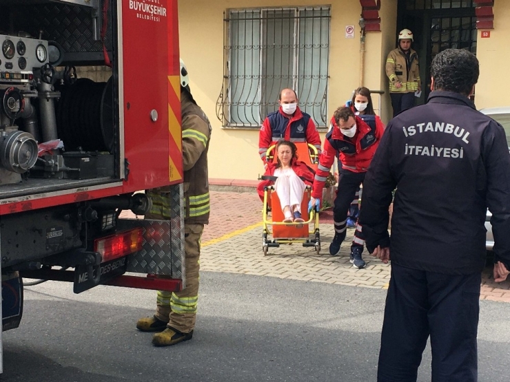 Ataşehir’de Ocakta Unutulan Yemek Yangına Neden Oldu