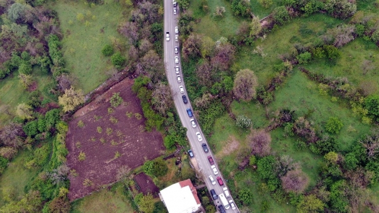 Bursa’da Korona Kısıtlaması Öncesi Kilometrelerce Su Kuyruğu