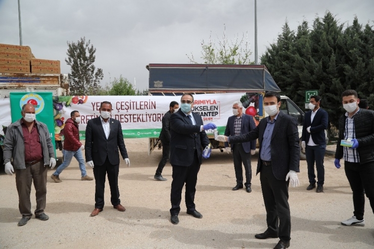 Büyükşehir Çiftçiye Yönelik Dev Desteğini Sürdürüyor