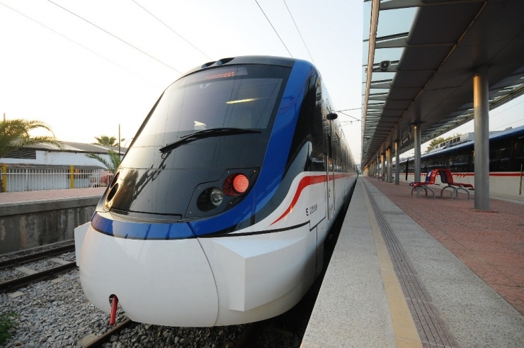 İzmir’de Sokağa Çıkma Kısıtlamasında Toplu Ulaşım Programı