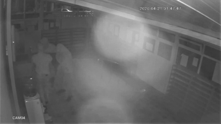 Cami Yardım Kutularını Çalan Hırsızlar Güvenlik Kameralarına Yansıdı