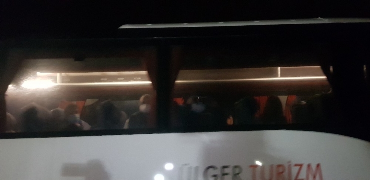 Çek Cumhuriyeti’den Getirilen 106 Öğrenci Karabük’te Yurda Yerleştirildi