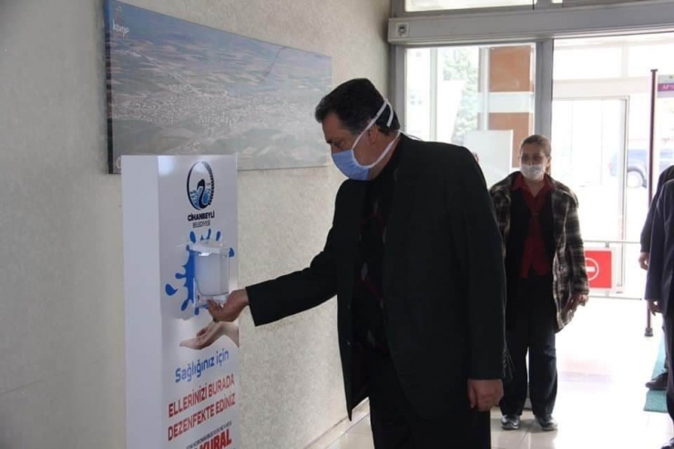 Cihanbeyli Belediyesi Bin 400 Aileye Yardım Ulaştırdı