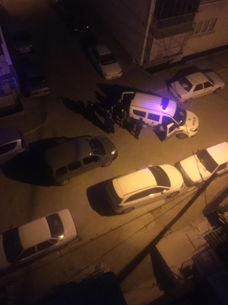 Otomobilden 500 Tl’lik Müzik Çalar Çalarken Suçüstü Yakalandı