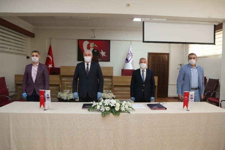 Efeler Belediyesi İle Elektrik Mühendisleri Odası Arasında İmzalar Atıldı