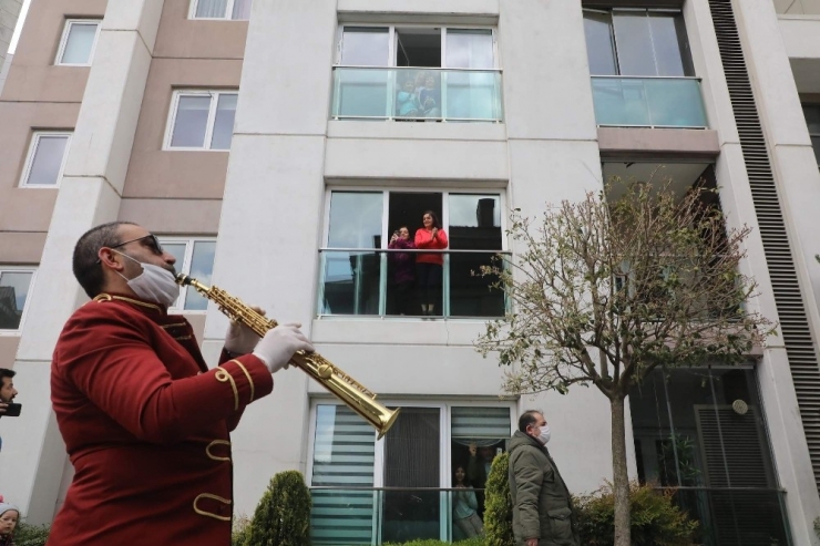 Eyüpsultan Belediyesinin Moral Bando Konserleri Sürüyor