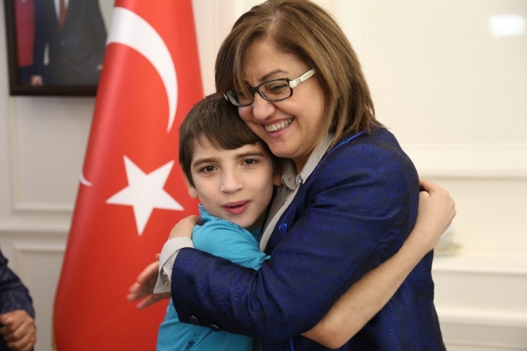 Fatma Şahin’den 23 Nisan Mesajı