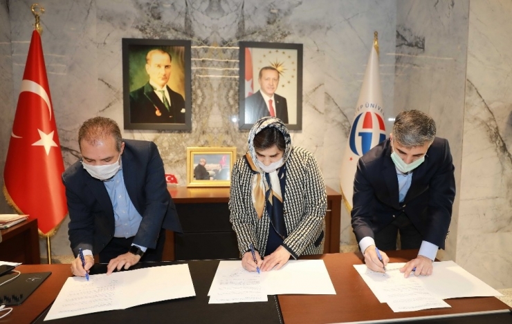 Gaziantepli Hayırsever’den Hastaneye 2 Milyon 250 Bin Tl Bağış