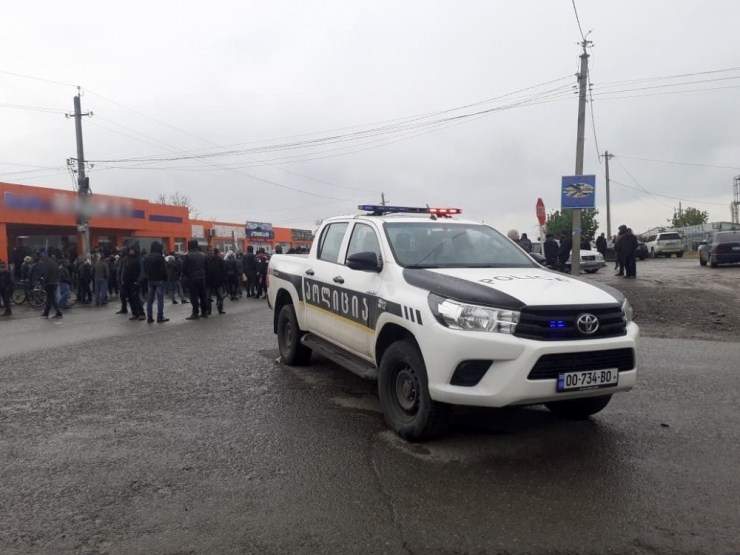 Gürcistan’da Korona Nedeniyle Ürünlerini Satamayan Çiftçilerden Protesto