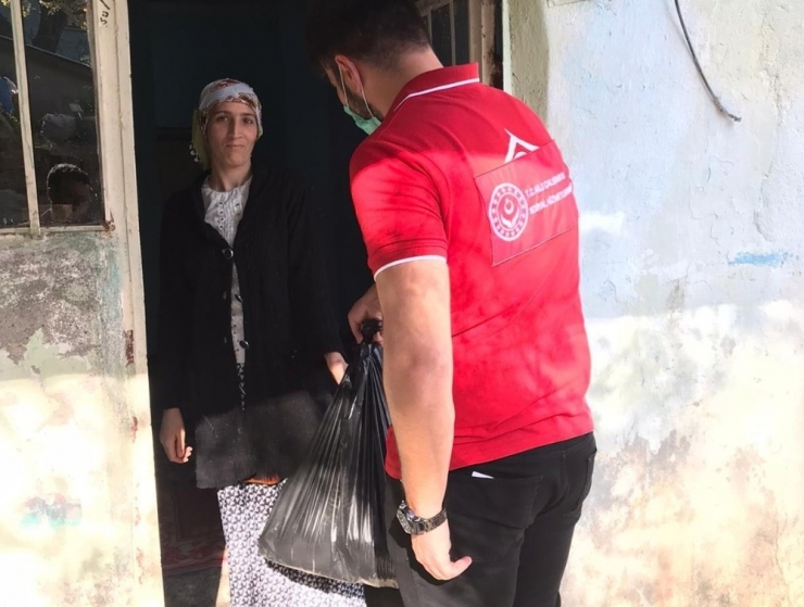 Hakkari’de İhtiyaç Sahiplerine Yardımlar Sürüyor