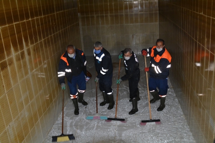 Hakkari’de İçme Suyu Depoları Yıkandı