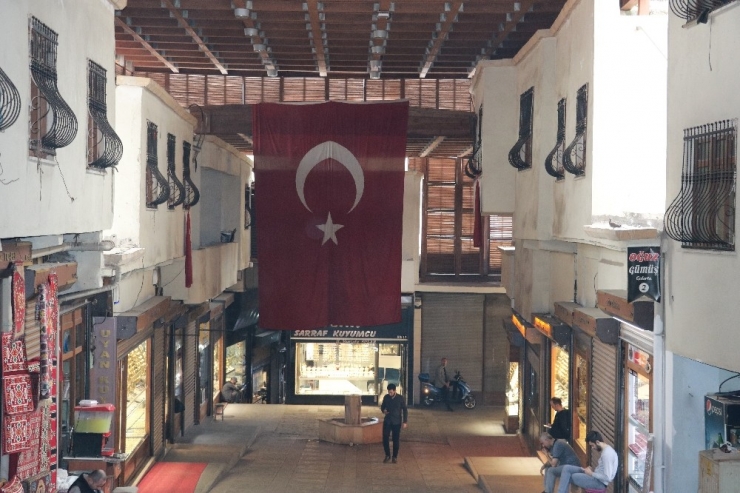 Ramazan Öncesi Tarihi Çarşılarda Sessizlik