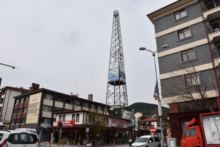 Kızılcahamam’da Eski Telsiz Direği Kaldırıldı