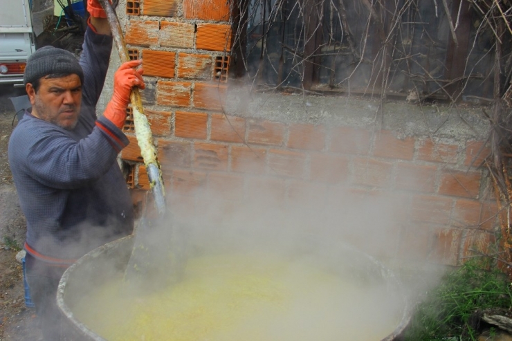 Asırlık Gelenekle Virüse Karşı Savaş Başlattılar