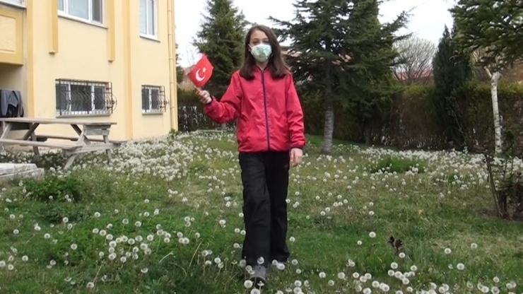 4 Ülkeden 5 Çocuk, 23 Nisan’ı Şiir Okuyarak Kutladı