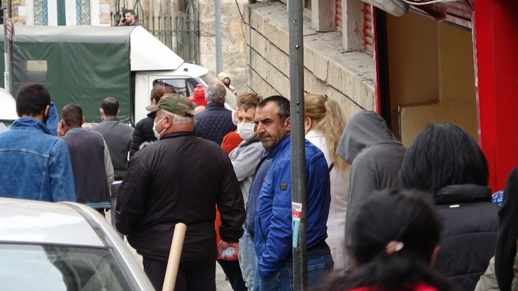 Kuyruğun Başı Var, Sonu Yok