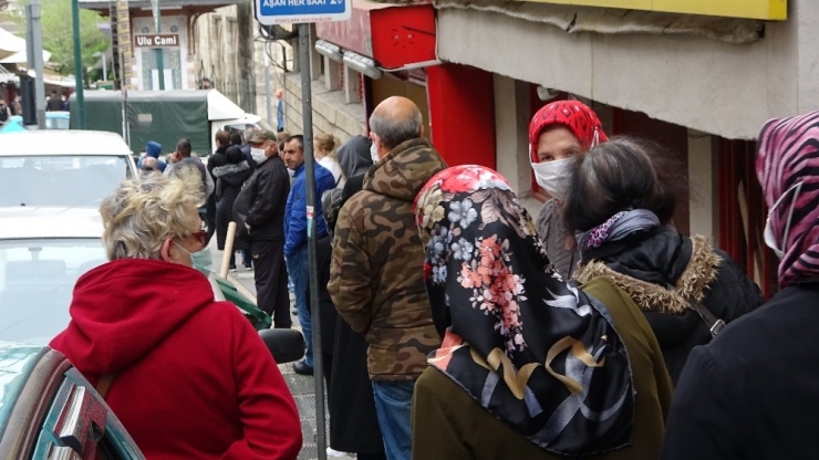 Kuyruğun Başı Var, Sonu Yok