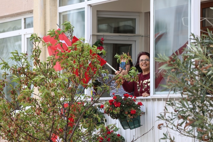 Maltepe Belediyesinden Çocuklara Sürpriz Kutlama
